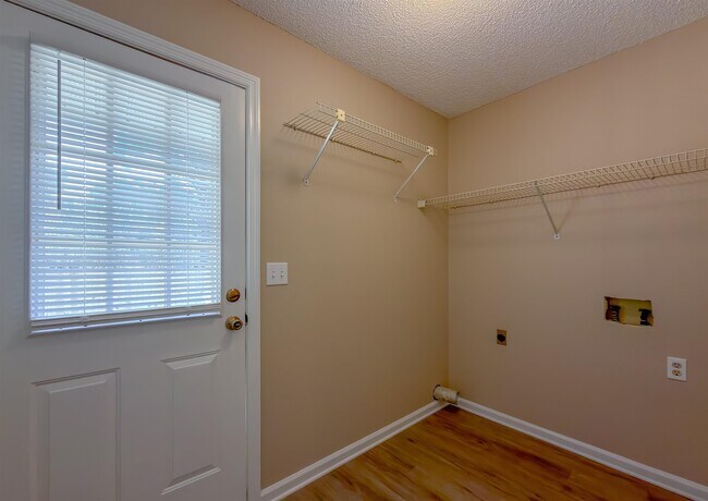 Building Photo - 2415 Talco Hills Dr