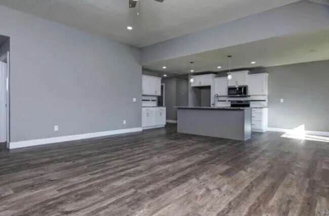 Building Photo - BRAND NEW 4 bedroom house in SW Springfield!