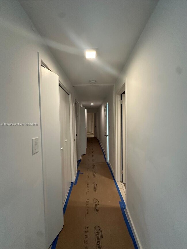 Building Photo - 5255 Collins Ave