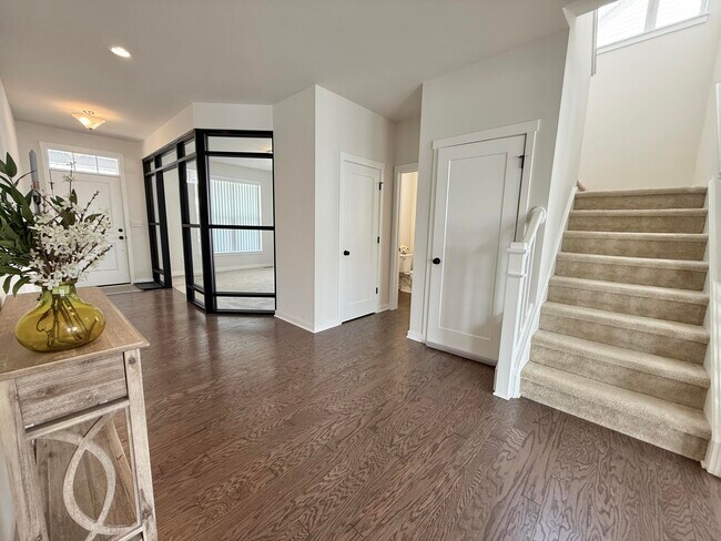 Building Photo - 6394 S Trailwoods Dr