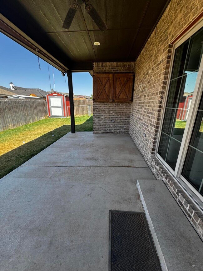 Building Photo - 10126 Avenue W