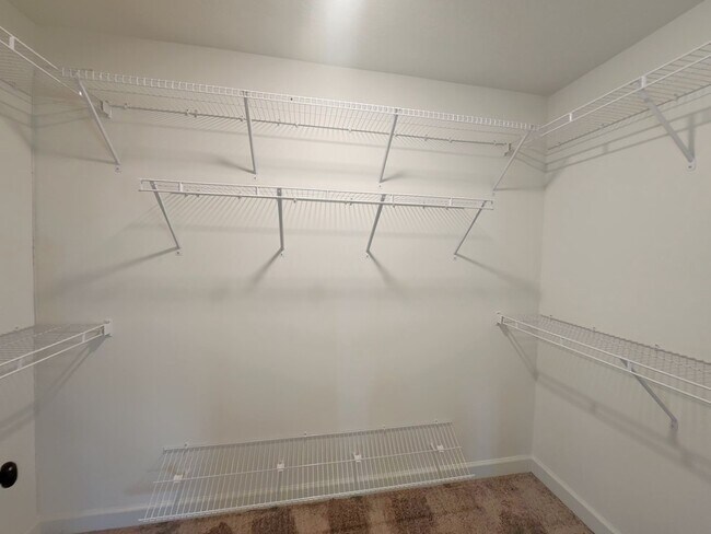 Building Photo - 734 Bancroft Dr