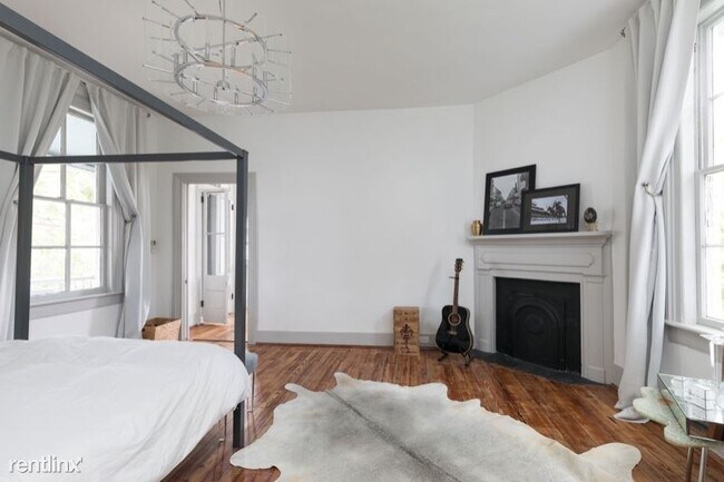 Building Photo - 1 br, 1 bath Condo - 20 Limehouse B Unit B