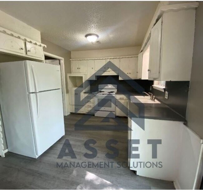 Building Photo - RENT TO OWN – Midwest City, OK