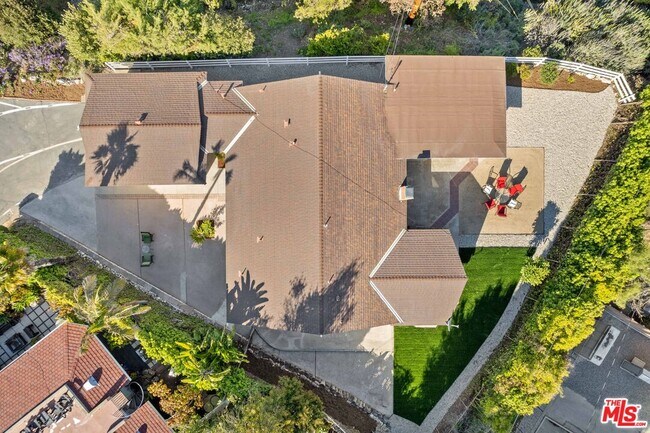 Building Photo - 6111 Monero Dr