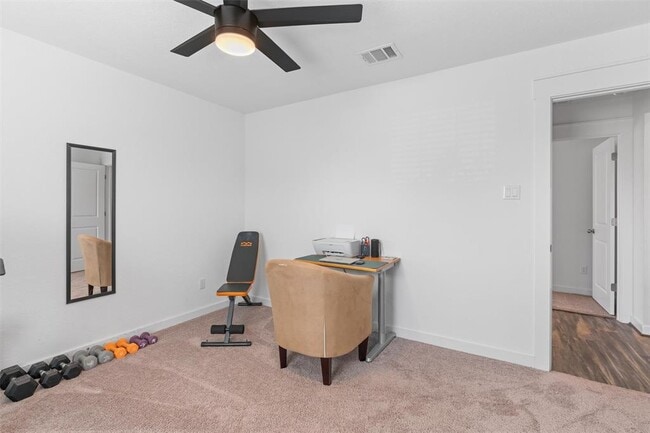 Building Photo - 522 Hendelson Ln