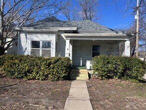 Building Photo - 212 E 11th Ave