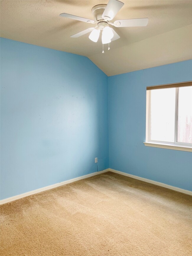Building Photo - 10723 Lake Riata Ln