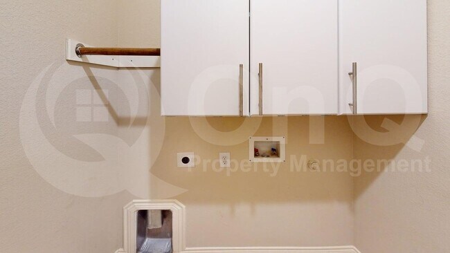 Building Photo - 2110 Pecan Ridge Dr