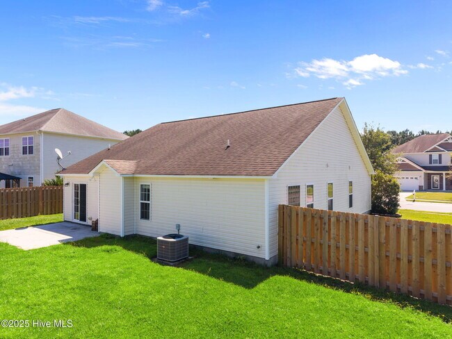 Building Photo - 203 Seville St