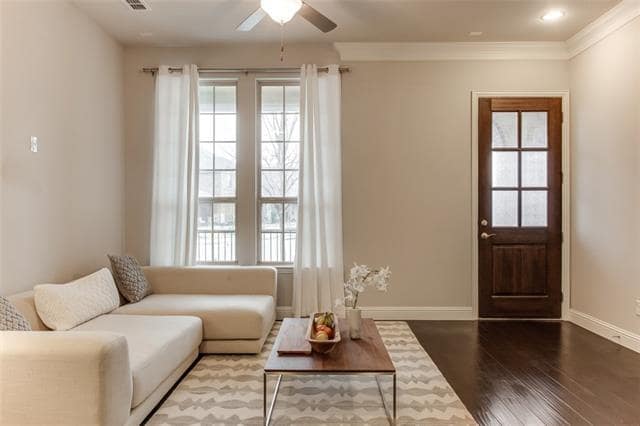 Building Photo - 612 Club Dr