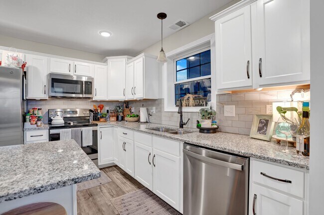 Building Photo - 456 Woodtrace Dr