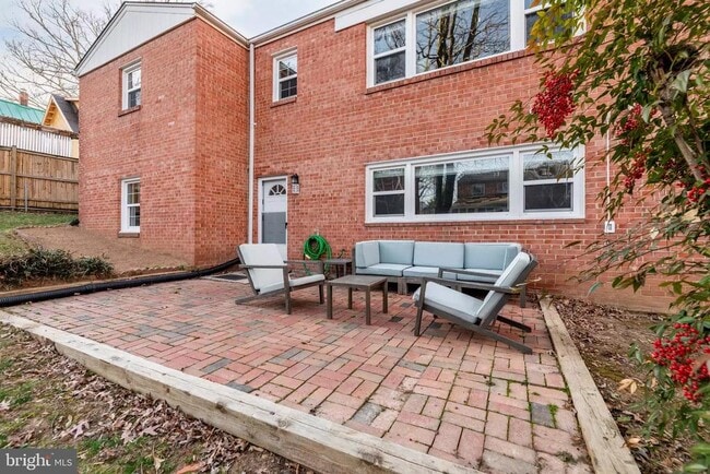 Building Photo - 4706 8th Rd S