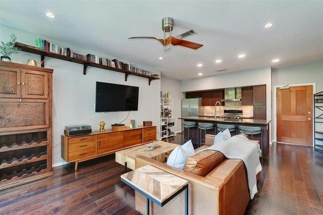 Building Photo - 1600 Barton Springs Rd
