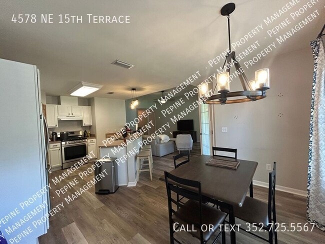 Building Photo - 4578 NE 15th Ter