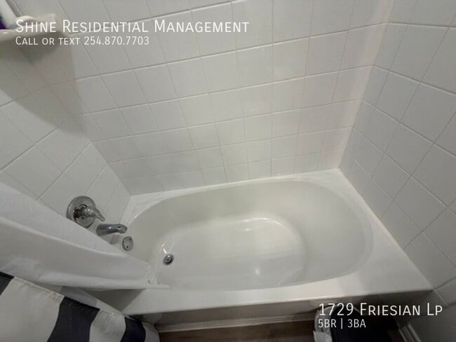 Building Photo - 1729 Friesian Lp