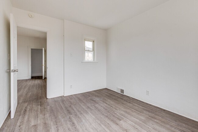 Building Photo - 440 Hays Ave