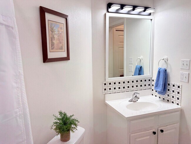 Building Photo - 9821 Perfect Dr