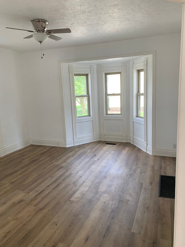 Living Room - 421 W Main St