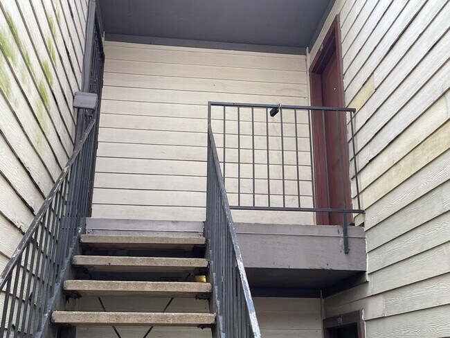 Building Photo - 12615 Brookglade Cir