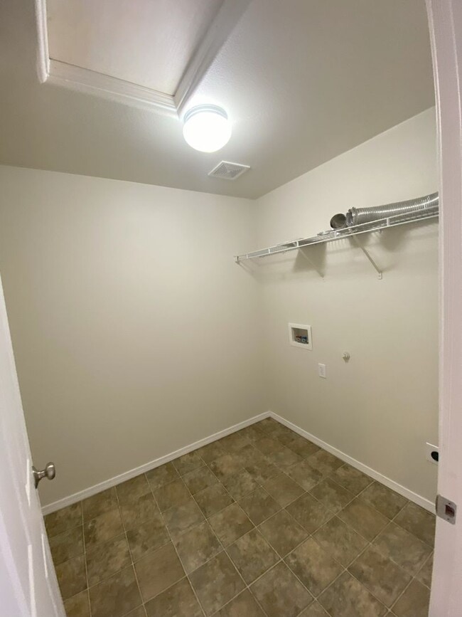 Building Photo - Available now! Spacious Two Story Home In ...