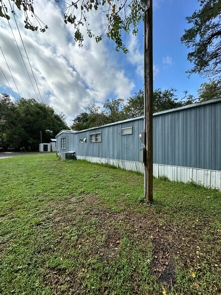 Building Photo - 7663 Bentwillow Dr