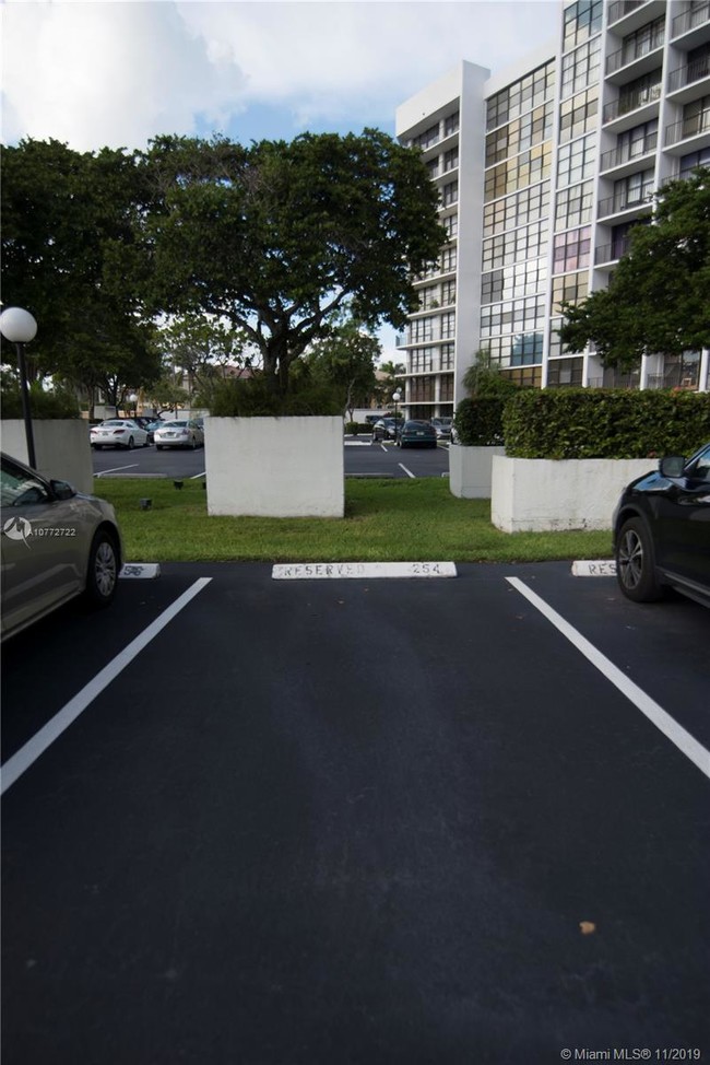 Building Photo - OCEANVIEW PARK CONDO