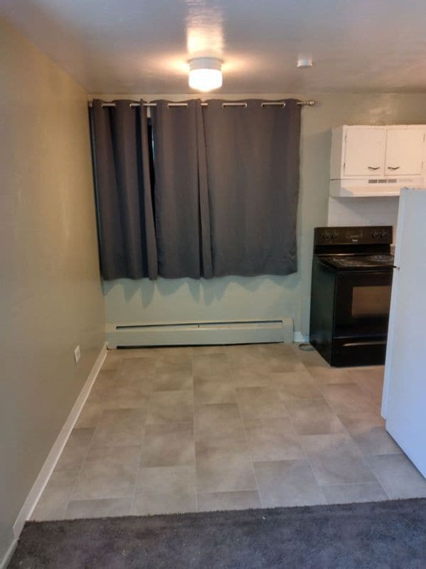 Building Photo - 1994 Elmira St