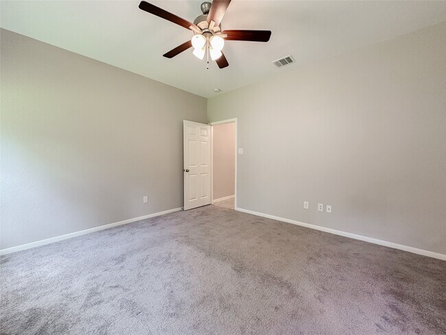 Building Photo - 125 Camelot Pl Ct