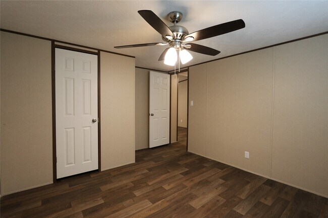 Building Photo - 16501 E Emerson Cir