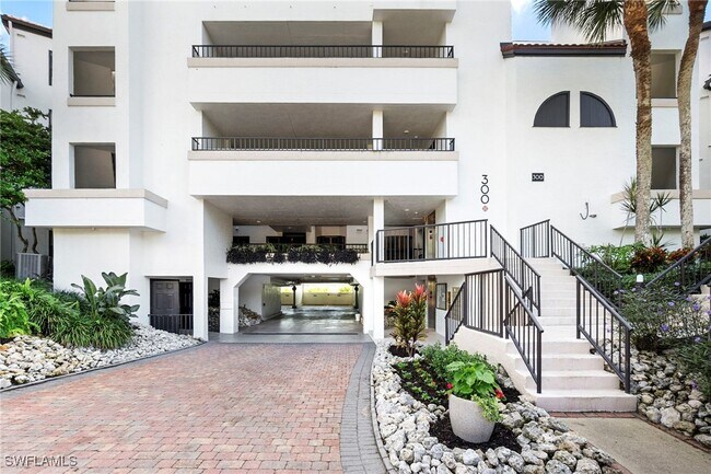 Building Photo - 305 La Peninsula Blvd