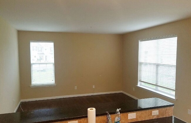 Building Photo - Spacious 3-Bedroom Townhome in Laurel Fiel...
