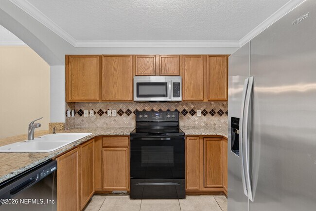 Building Photo - 353 Redwood Ln