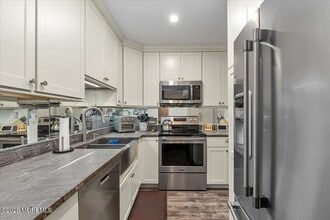 Building Photo - 114 Wellington Pl