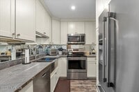 Building Photo - 114 Wellington Pl