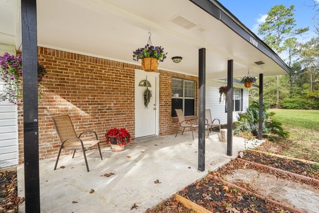 Building Photo - 17078 Oak Grove Ln