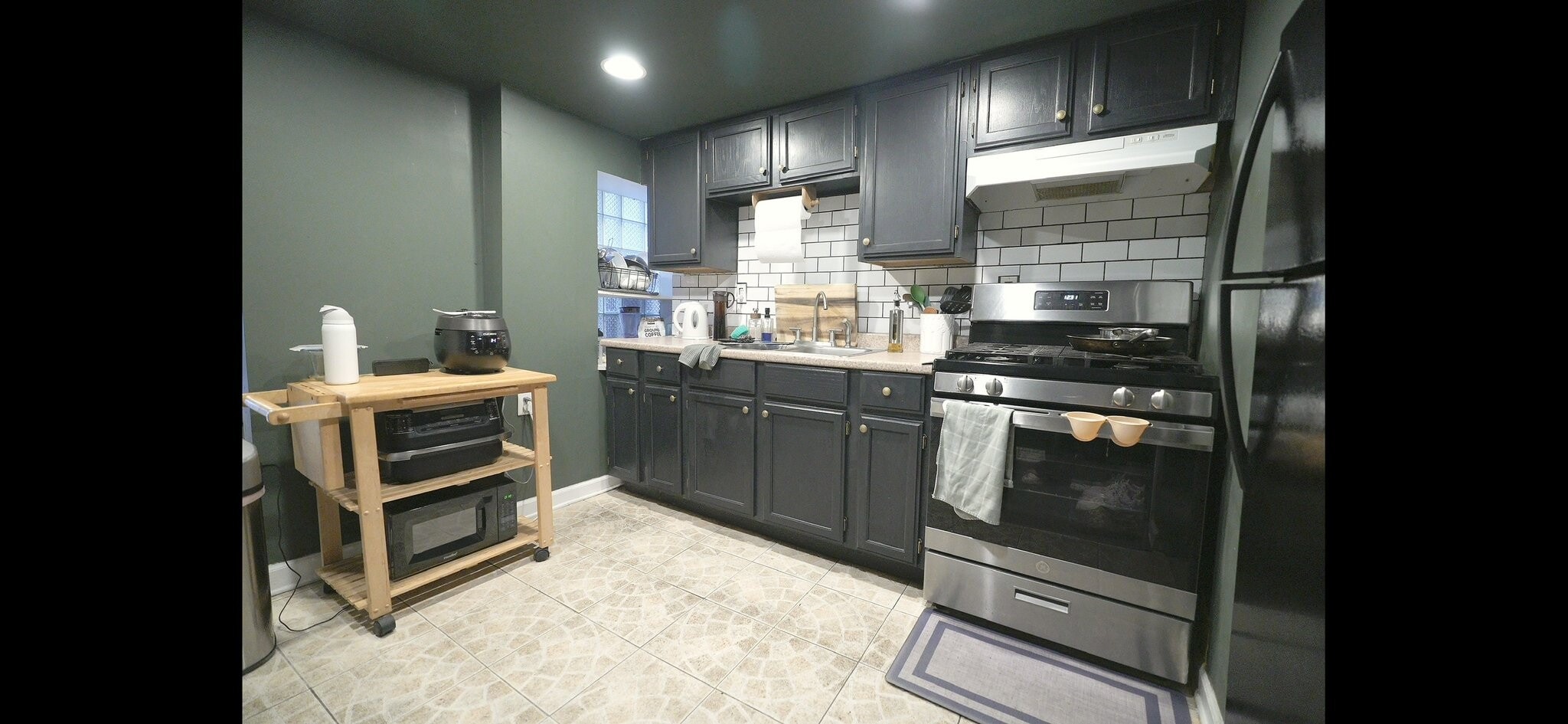 Building Photo - 2333 S Hoyne Ave