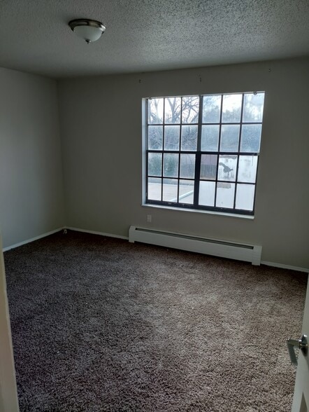 SECONDARY BEDROOM UPSTAIRS - 1258 Reed St