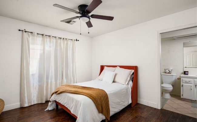 Building Photo - 13019 Queen Palm Ct