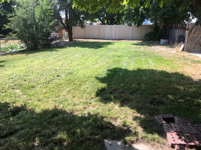 Building Photo - 397 N 100 E