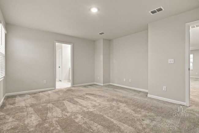 Building Photo - 163 E Millbrook Dr