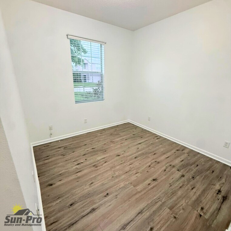 Building Photo - 1932 Cove Point Rd