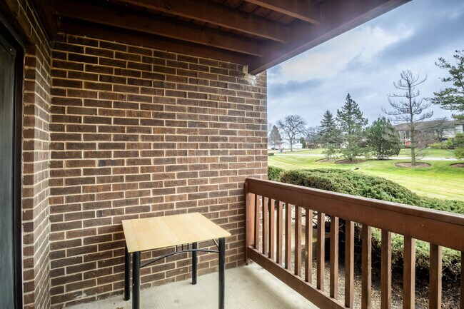Building Photo - 800 Brook Dr