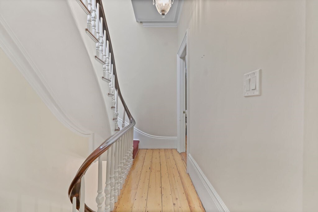 Building Photo - 12 Auburn St