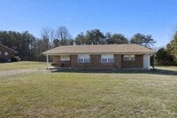 Building Photo - 1733 River Rd