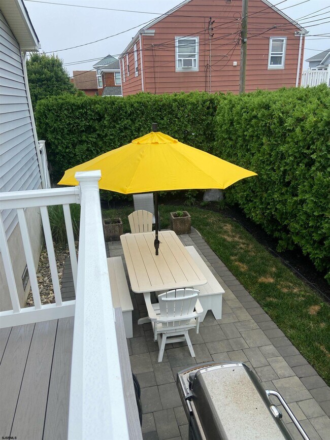 Building Photo - 9103 Amherst Ave