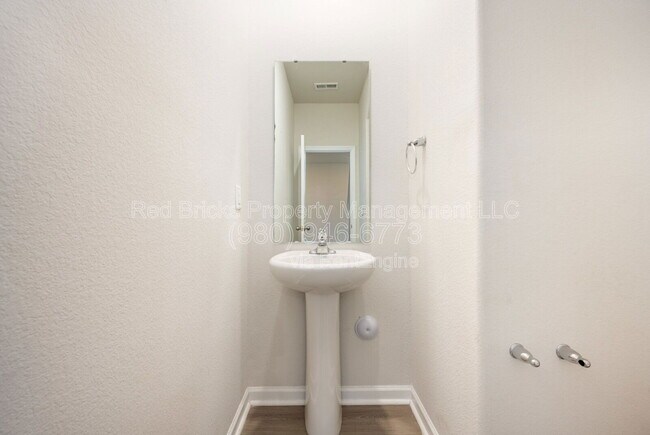 Building Photo - 2222 Transatlantic Ave