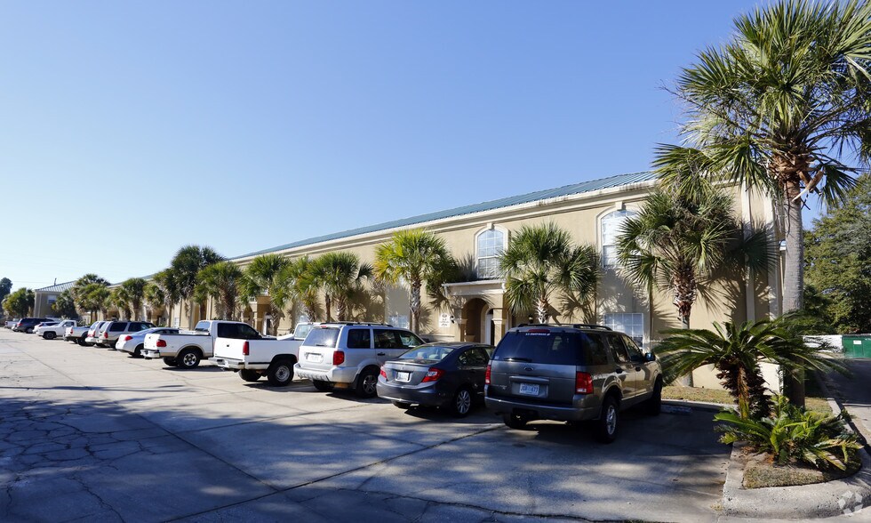 Building Photo - South Palm Villas