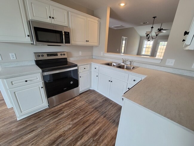 Building Photo - 431 Andover Dr