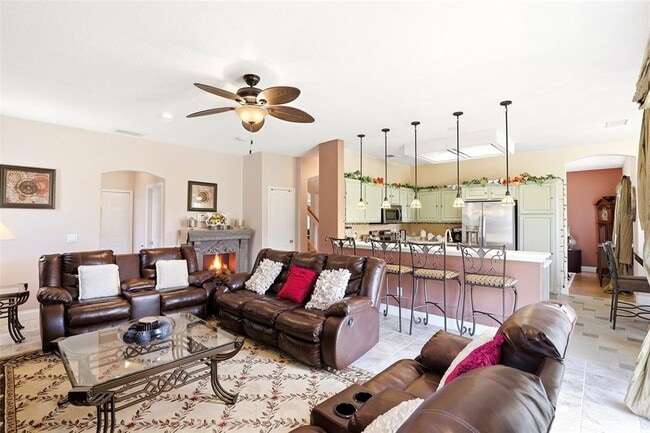 Building Photo - 824 Lake Biscayne Way